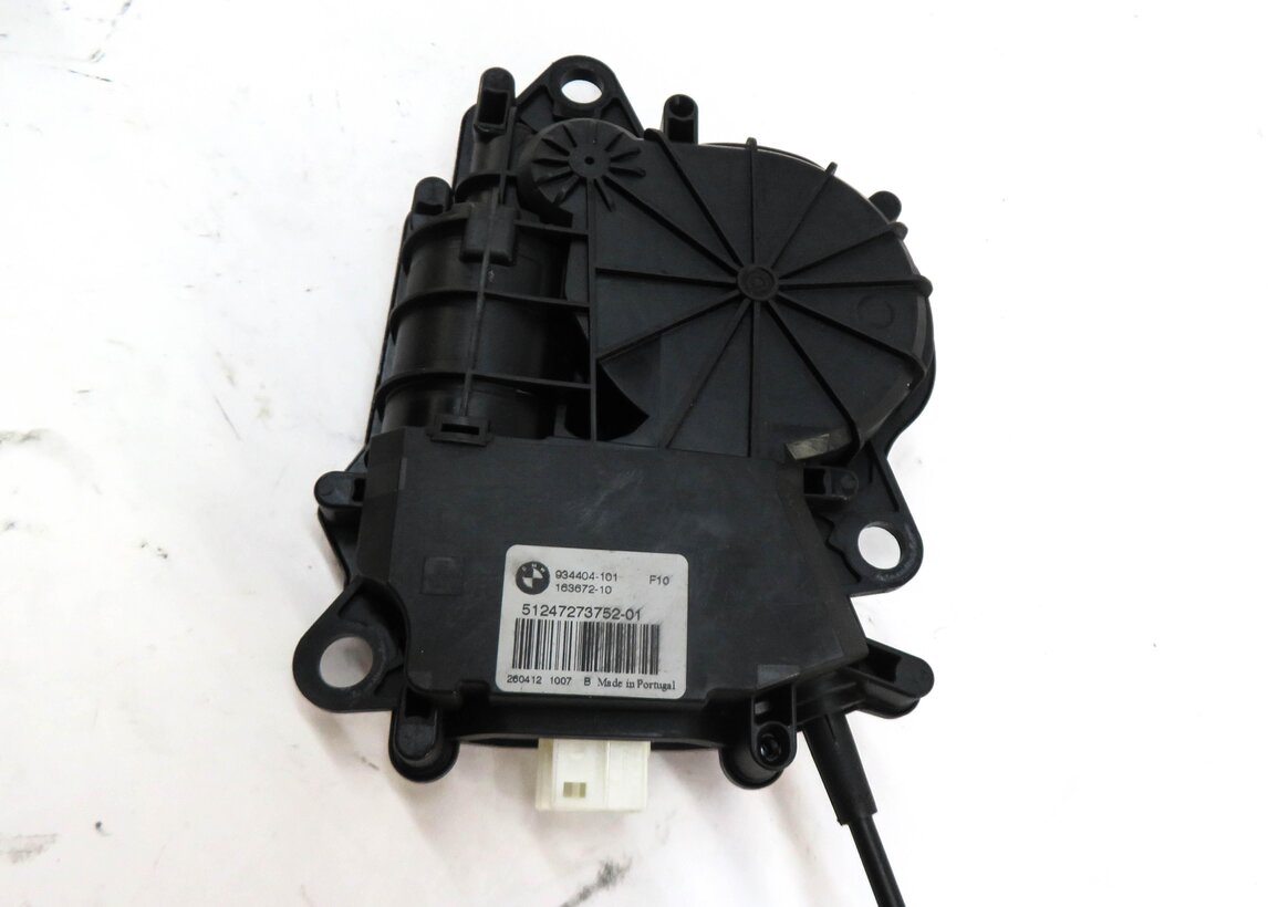 Thumbnail 4: 2012 BMW 535Xi (E60) REAR TURNK LOCK LATCH w/ SOFT CLOSE ACTUATOR