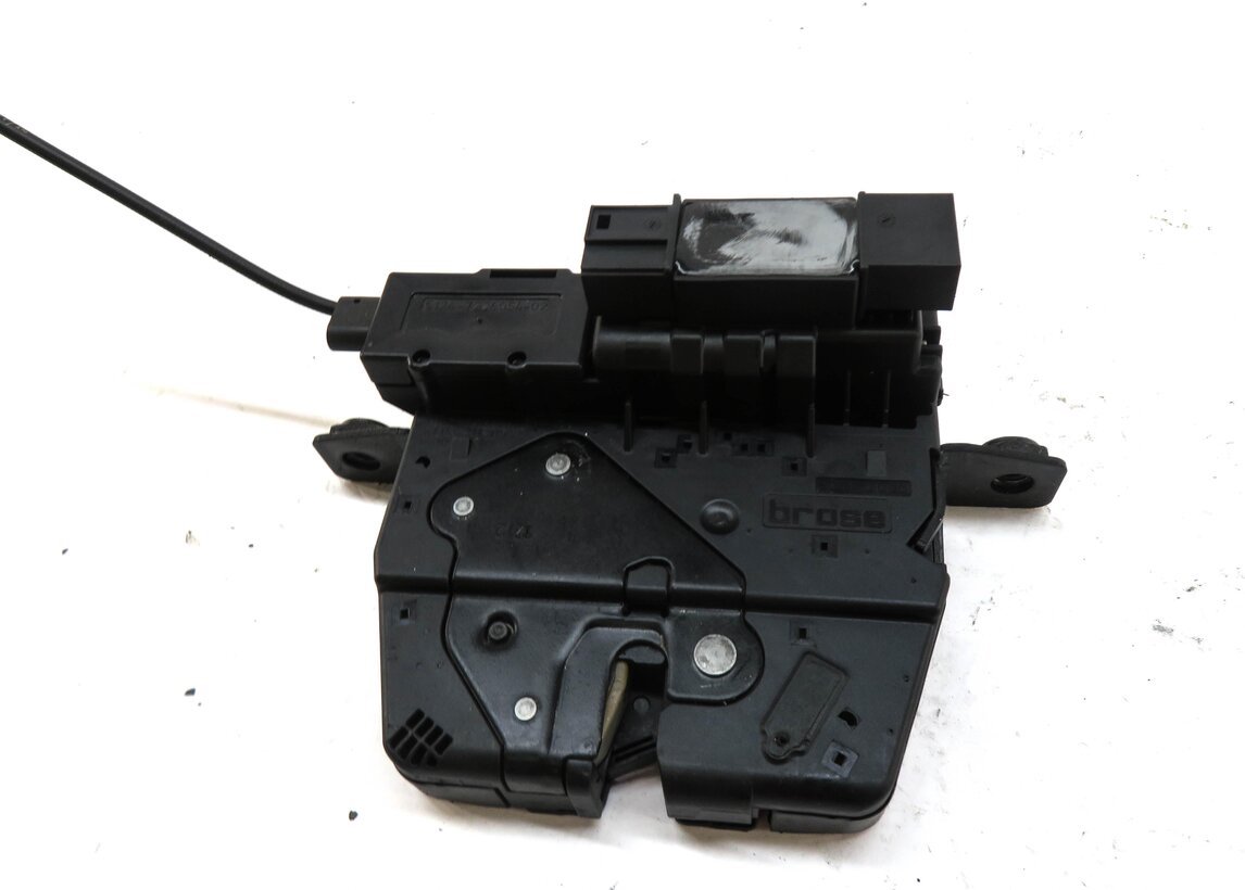 Thumbnail 6: 2012 BMW 535Xi (E60) REAR TURNK LOCK LATCH w/ SOFT CLOSE ACTUATOR