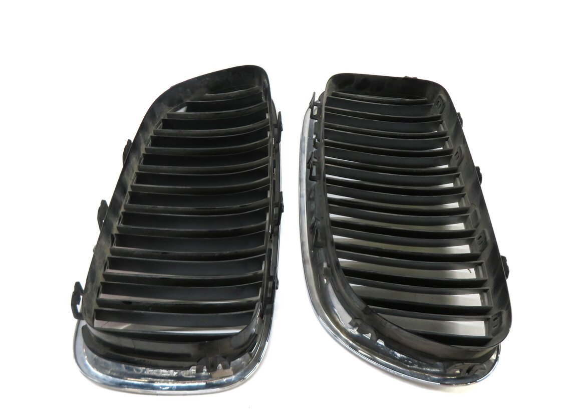 Thumbnail 4: 11-13 BMW 528i 535i 550i (F10) FRONT LEFT & RIGHT HOOD VENT GRILLE SET (CHROME)