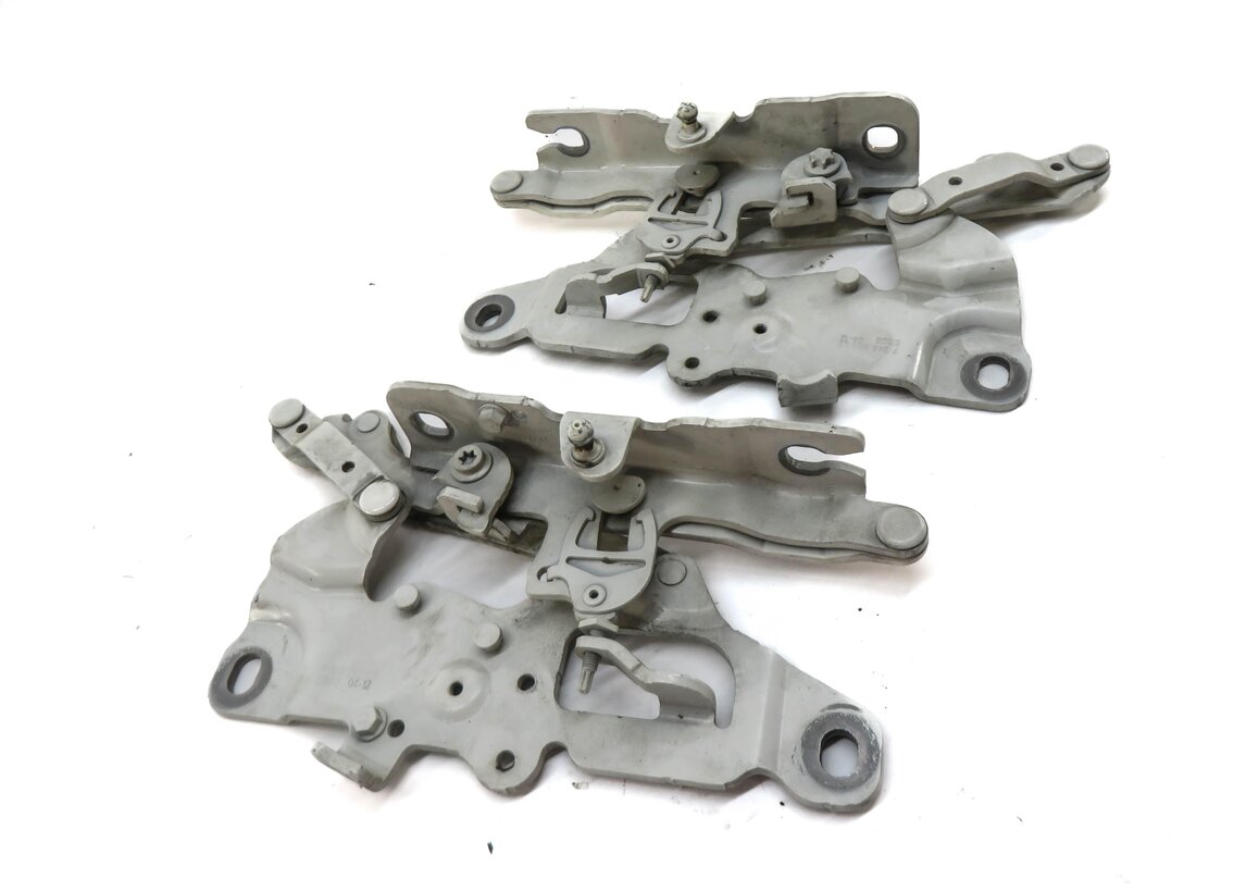 Thumbnail 3: 12-19 BMW 528i 535i 550i 640i 650i M5 M6 (F06 F10) FRONT HOOD HINGE SET (WHITE)
