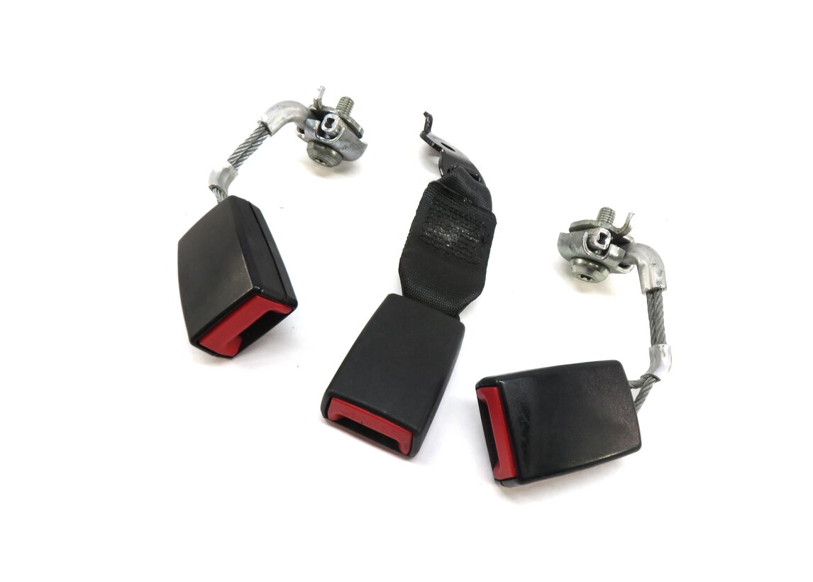 2012 BMW 535Xi E60 REAR LEFT RIGHT CENTER SEATBELT BUCKLE RECEIVER SET/3 (BLACK)