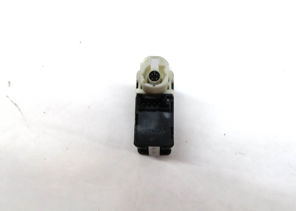 Thumbnail 3: 2012 BMW 535Xi (E60) RADIO AUXILIARY USB AUX PLUG JACK PANEL 84109237653