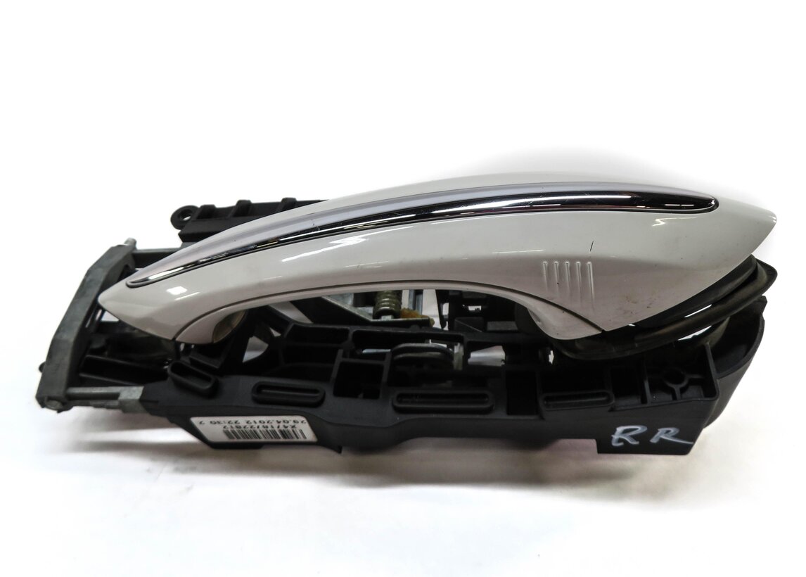 Thumbnail 2: 09-19 BMW 5 6 7 SERIES (F01 F10 F12) RIGHT REAR COMFORT DOOR HANDLE (WHITE)
