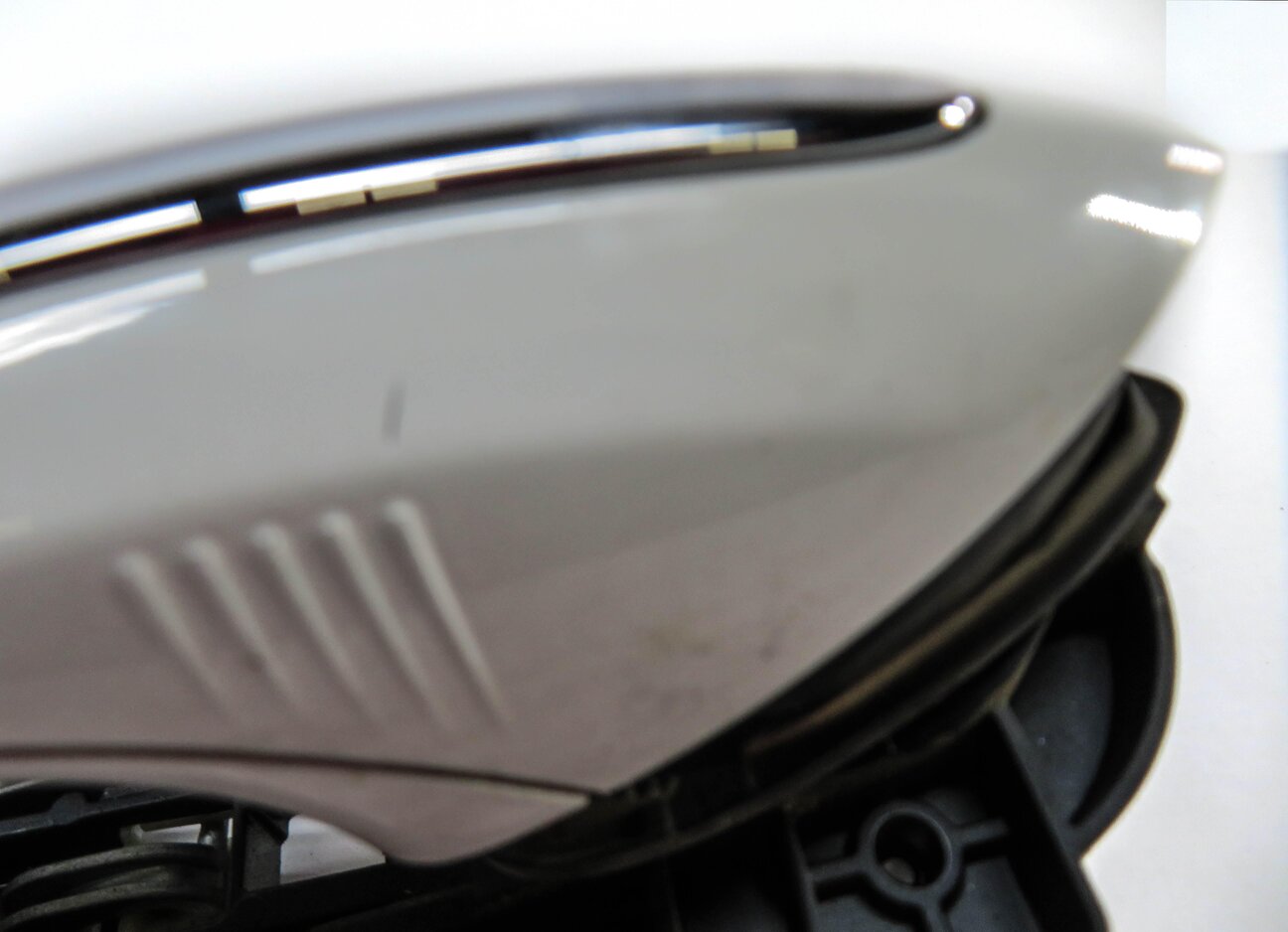 Thumbnail 6: 09-19 BMW 5 6 7 SERIES (F01 F10 F12) RIGHT REAR COMFORT DOOR HANDLE (WHITE)