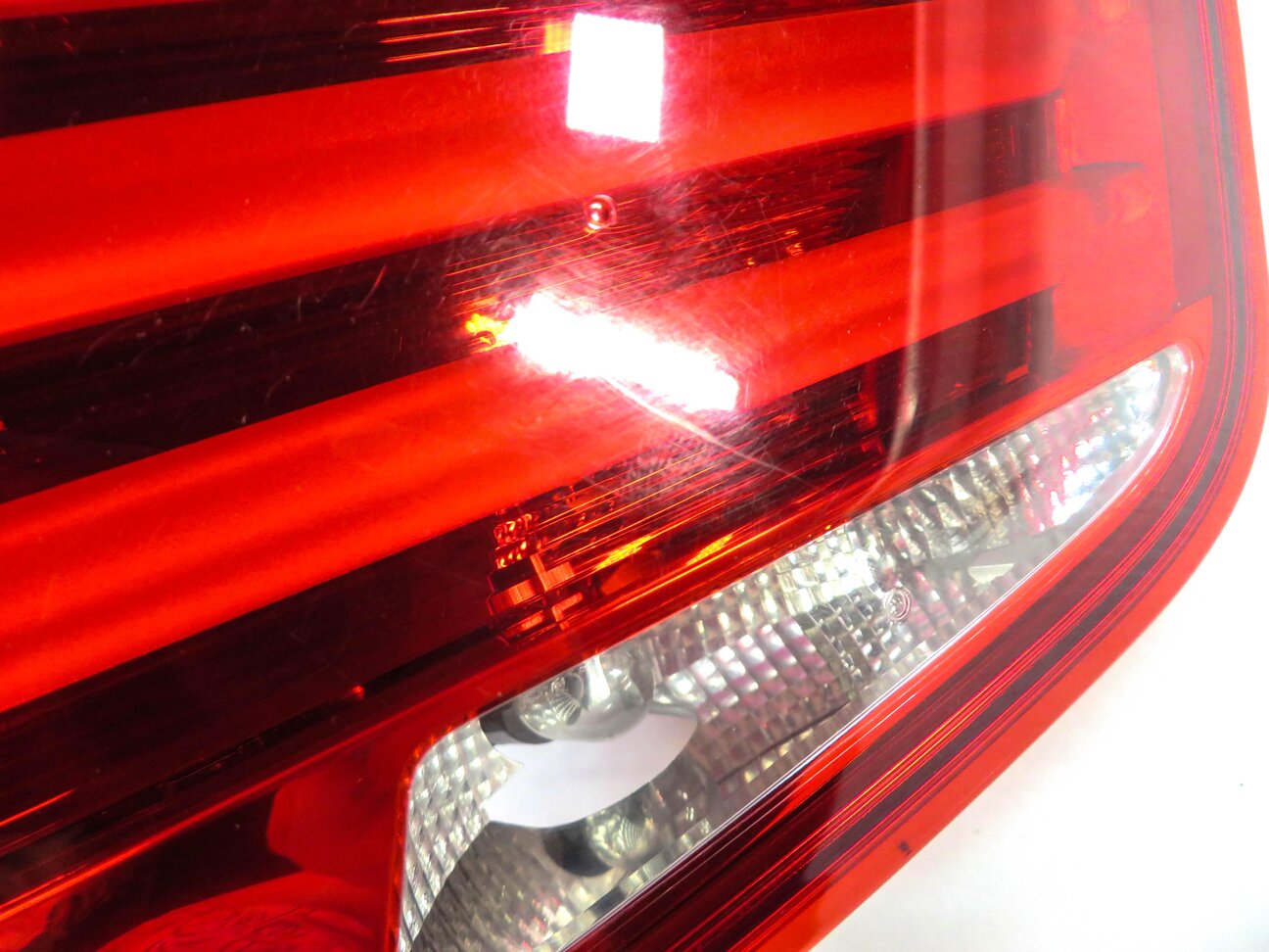 Thumbnail 7: 11-13 BMW 528i 535i 550i M5 (F10) RIGHT REAR INNER TRUNK TAILLIGHT LIGHT LAMP
