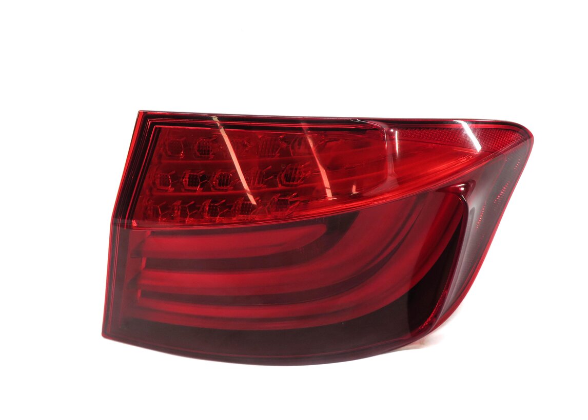 2011-2013 BMW 5 M5 SERIES F10 RIGHT PASSENGER OUTER TAILLIGHT BRAKE LIGHT LAMP