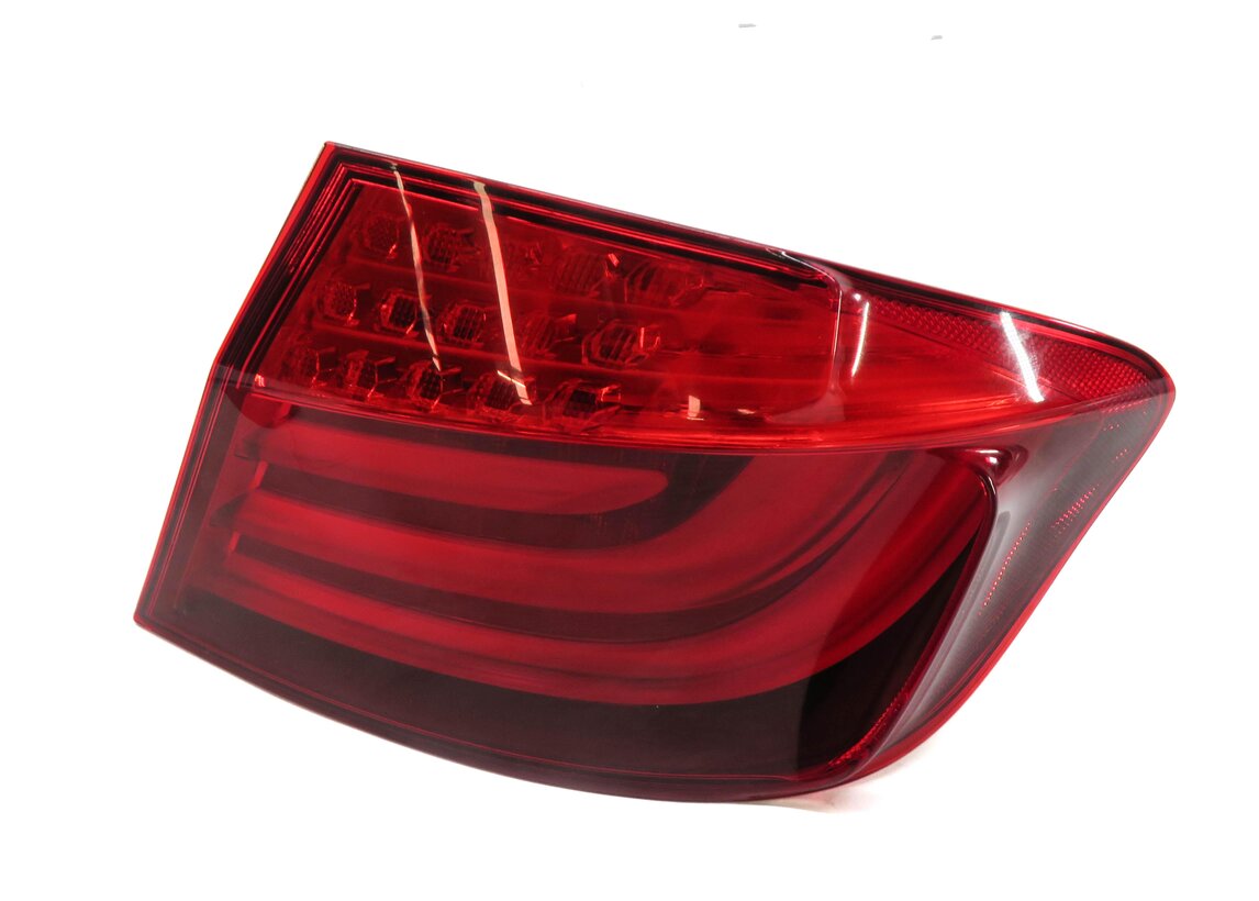 Thumbnail 3: 2011-2013 BMW 5 M5 SERIES F10 RIGHT PASSENGER OUTER TAILLIGHT BRAKE LIGHT LAMP