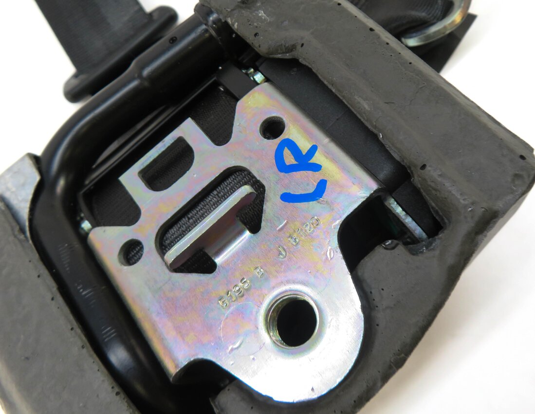 Thumbnail 4: 2013 AUDI Q5 (B8 8R) REAR SEAT LEFT SEATBELT SEAT BELT RETRACTOR (BLACK)