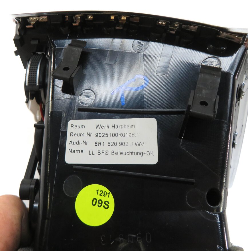 Thumbnail 5: 2013 AUDI Q5 (B8 8R) RIGHT FRONT PASSENGER OUTER DASH HEATER A/C AIR VENT