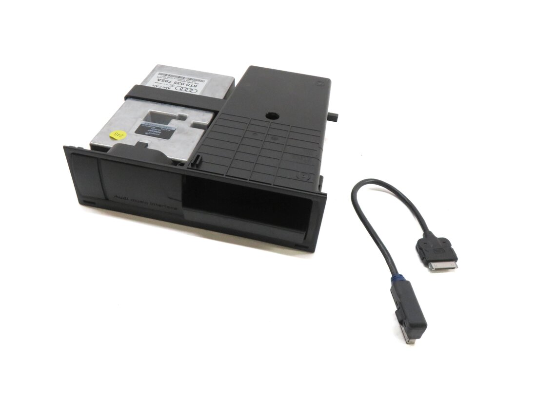 2013 AUDI Q5 (B8 8R) RADIO STEREO MMI i-POD CONTROL MODULE w/ HOUSING & CABLE