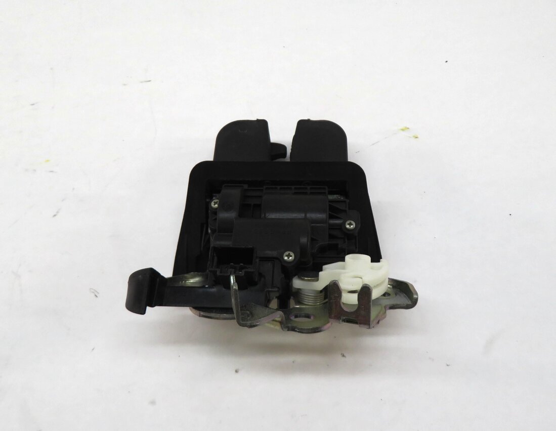 Thumbnail 4: 2013 AUDI Q5 (B8 8R) REAR TRUNK LOCK LATCH ACTUATOR