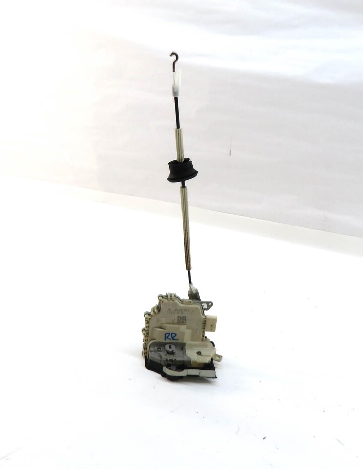 Thumbnail 2: 10-18 AUDI A3 A4 A8 Q3 Q5 S3 S4 SQ5 S8 (B8 D4 4H 8K 8R 8V) RIGHT REAR DOOR LATCH