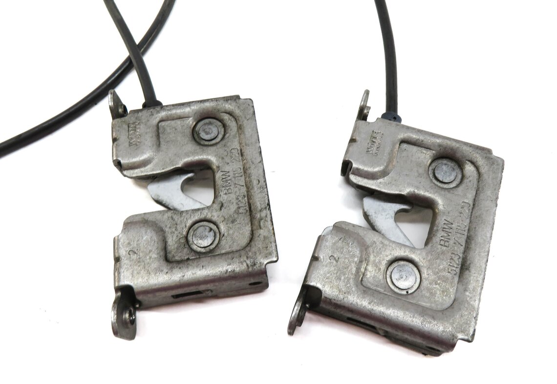Thumbnail 5: 2008 BMW 535i (E60) FRONT LEFT & RIGHT HOOD LATCH SET/2 w/ CABLE 51237115229