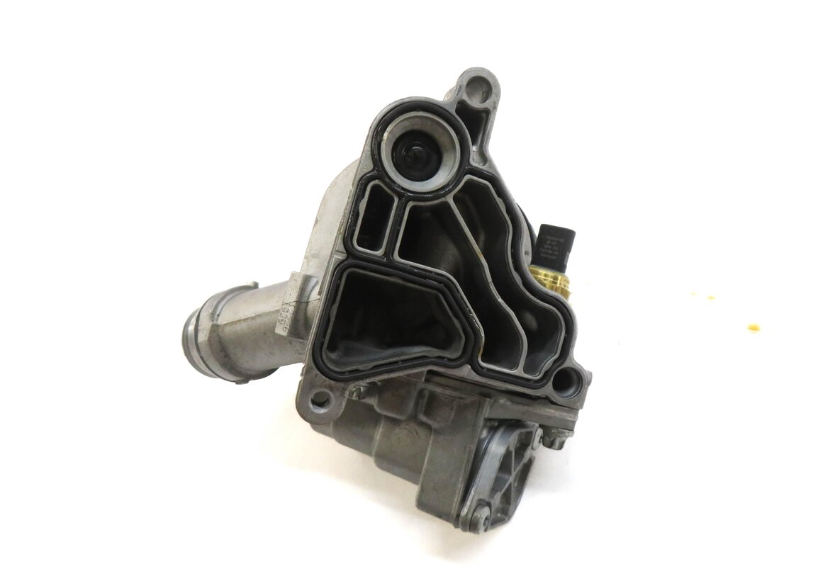 Thumbnail 3: 2013 BMW 535i (F10) 3.0L N55 TURBO ENGINE OIL FILTER HOUSING w/ CAP