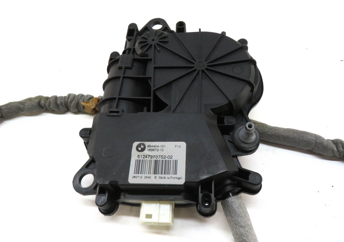 Thumbnail 5: 2013 BMW 535i (F10) REAR TRUNK LOCK LATCH SOFT CLOSE ACTUATOR MOTOR