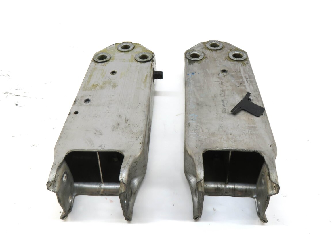 Thumbnail 2: 2011-2016 BMW 528i 535i 550i M5 (F10) FRONT BUMPER REINFORCEMENT BAR BRACKET SET