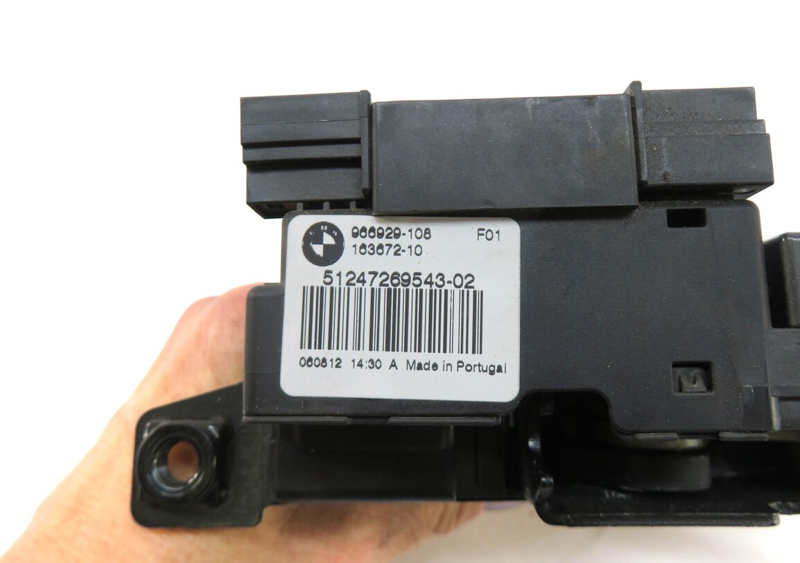 Thumbnail 6: 2013 BMW 535i (F10) REAR TRUNK LOCK LATCH ACTUATOR