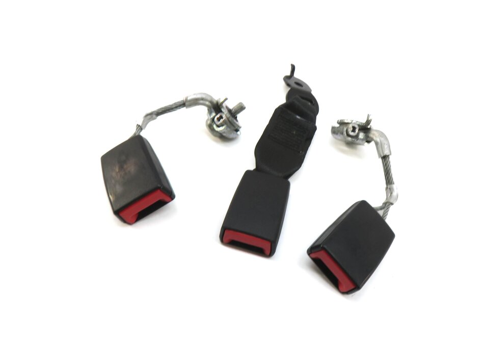 2013 BMW 535i (F10) REAR SEAT LEFT CENTER RIGHT SEATBELT BUCKLE RECEIVER SET
