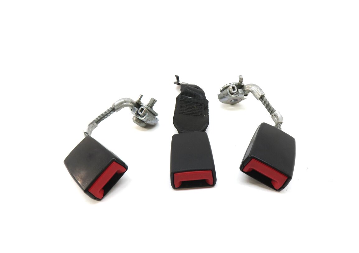 Thumbnail 2: 2013 BMW 535i (F10) REAR SEAT LEFT CENTER RIGHT SEATBELT BUCKLE RECEIVER SET