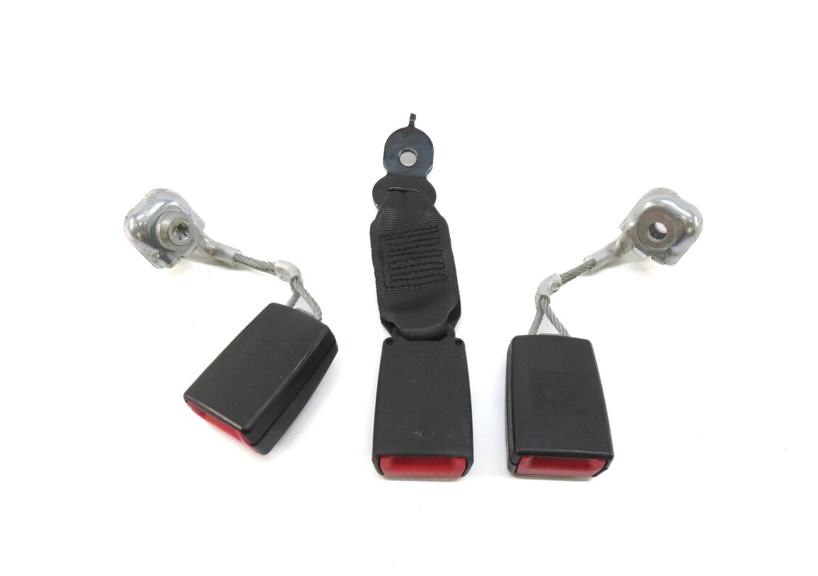 Thumbnail 3: 2013 BMW 535i (F10) REAR SEAT LEFT CENTER RIGHT SEATBELT BUCKLE RECEIVER SET