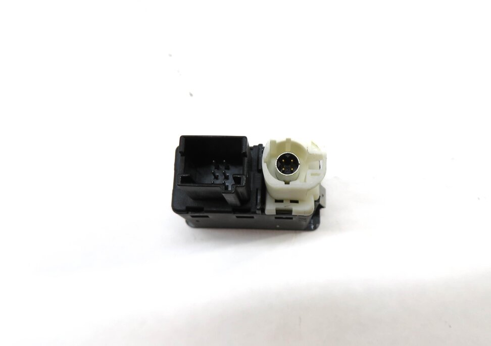 Thumbnail 3: 2013 BMW 535i (F10) RADIO STEREO AUX AUXILIARY AUDIO IN INPUT JACK w/ USB