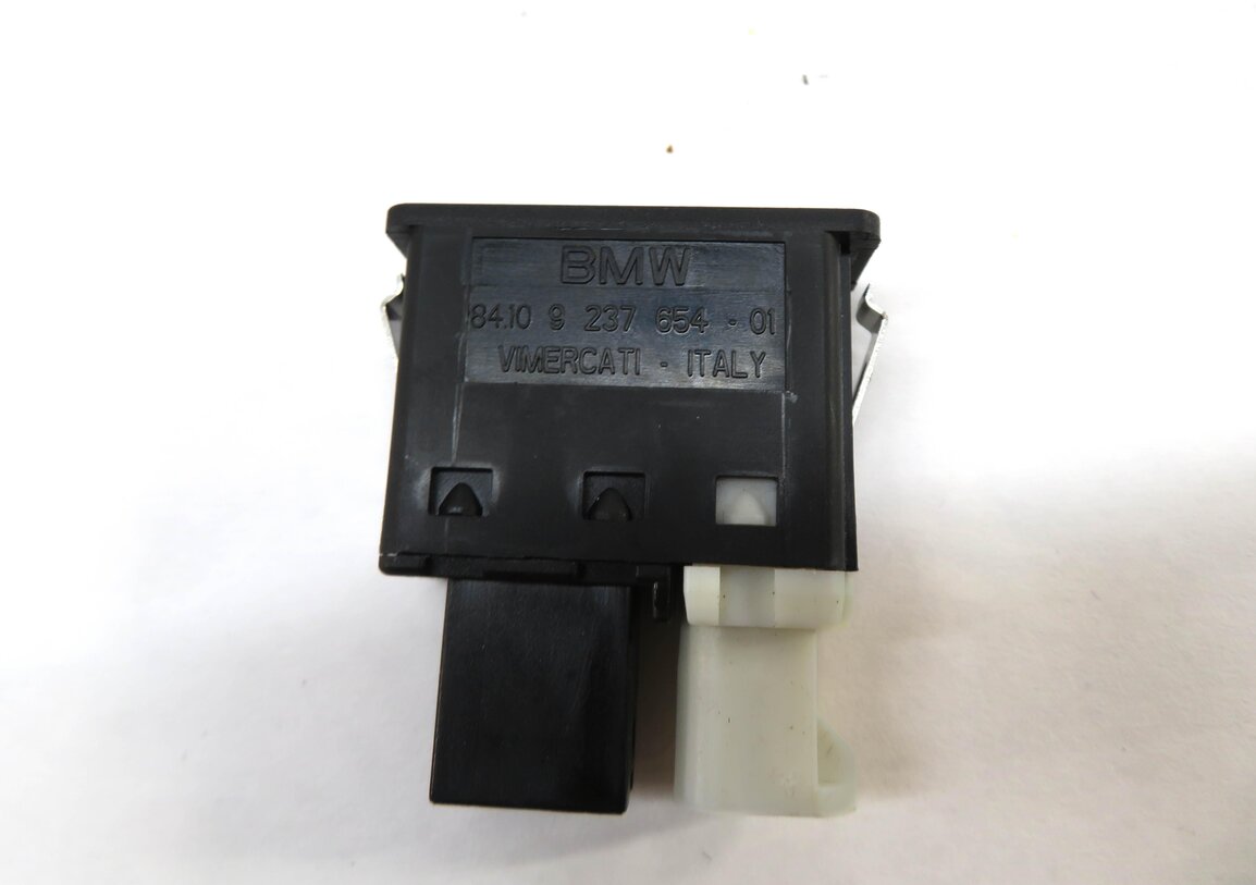 Thumbnail 4: 2013 BMW 535i (F10) RADIO STEREO AUX AUXILIARY AUDIO IN INPUT JACK w/ USB