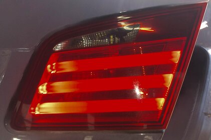 Thumbnail 2: 11-13 BMW 528i 535i 550i M5 (F10) RIGHT REAR INNER TRUNK TAILLIGHT LIGHT LAMP