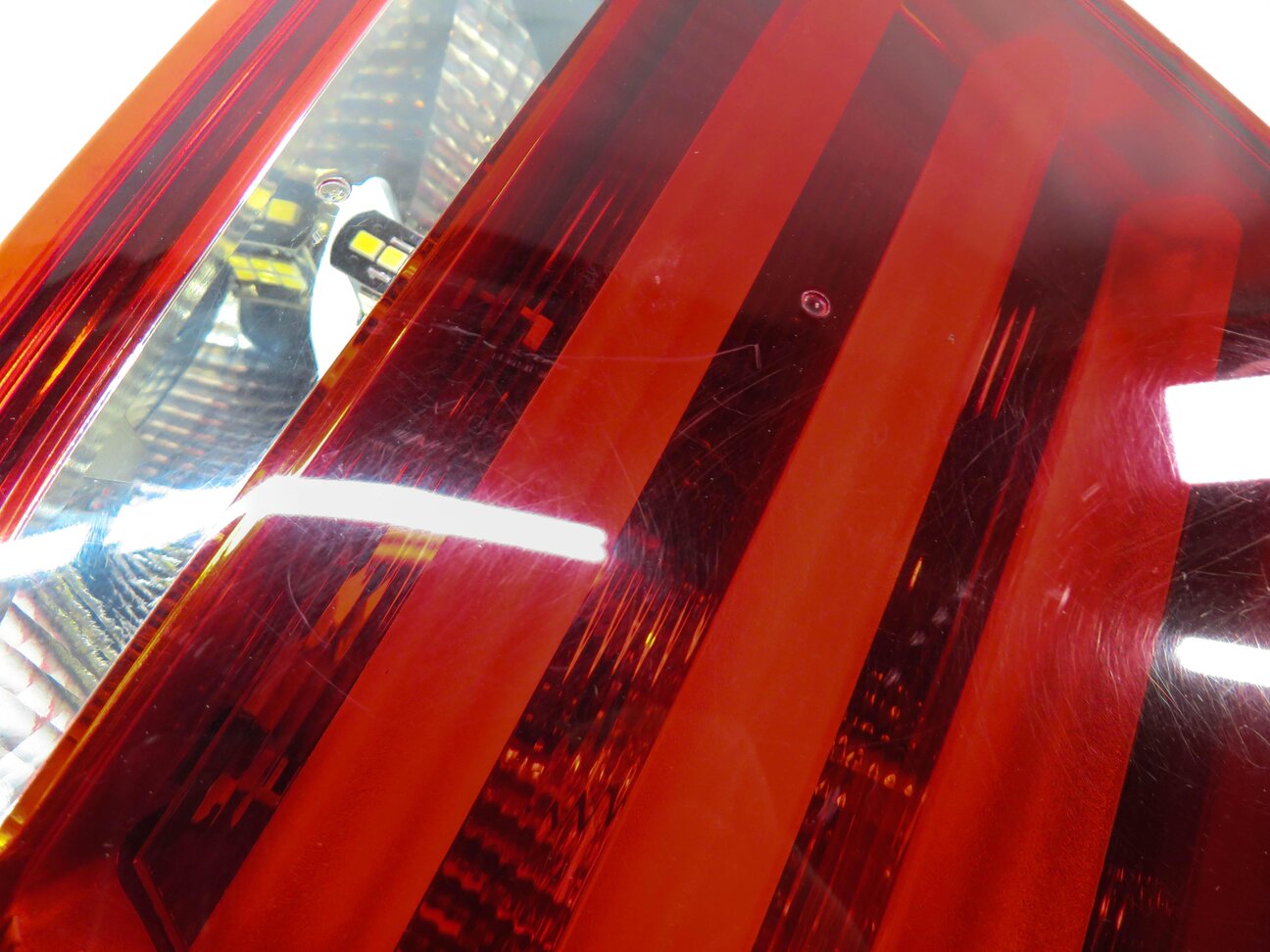 Thumbnail 6: 11-13 BMW 528i 535i 550i M5 (F10) RIGHT REAR INNER TRUNK TAILLIGHT LIGHT LAMP