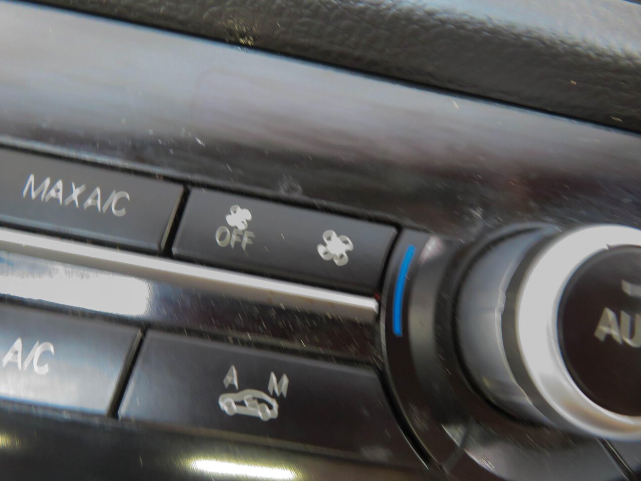 Thumbnail 8: 2011-2016 BMW 528i 535i 550i M5 (F10) FRONT HEATER A/C TEMPERATURE CONTROL PANEL