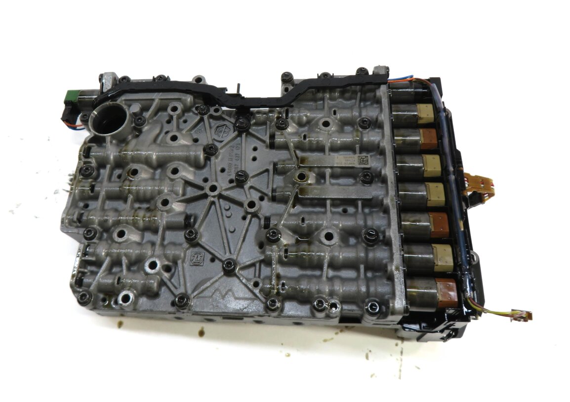 Thumbnail 5: 12-13 BMW 535i 535iGT (F07 F10) 3.0L RWD 8HP-45 AUTO TRANSMISSION VALVE BODY