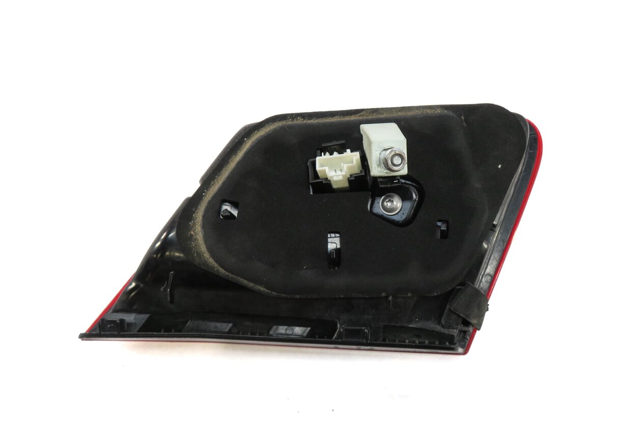 Thumbnail 3: 14-16 MERCEDES E-CLASS SEDAN W212 REAR RIGHT INNER LED TAILLIGHT TAIL LIGHT LAMP