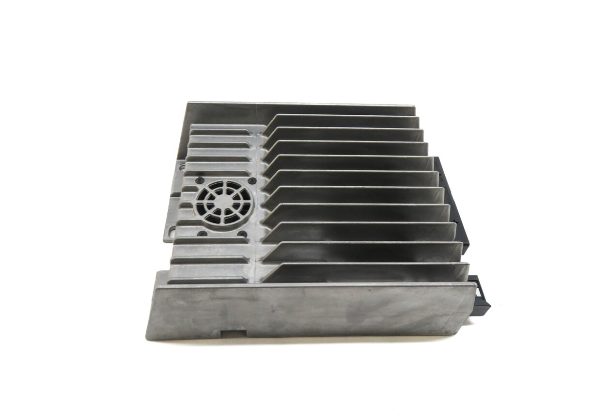 Thumbnail 2: 13-20 MERCEDES B CLA E GLA CLS (C117 C218 W117 W212 X156) STEREO AUDIO AMPLIFIER