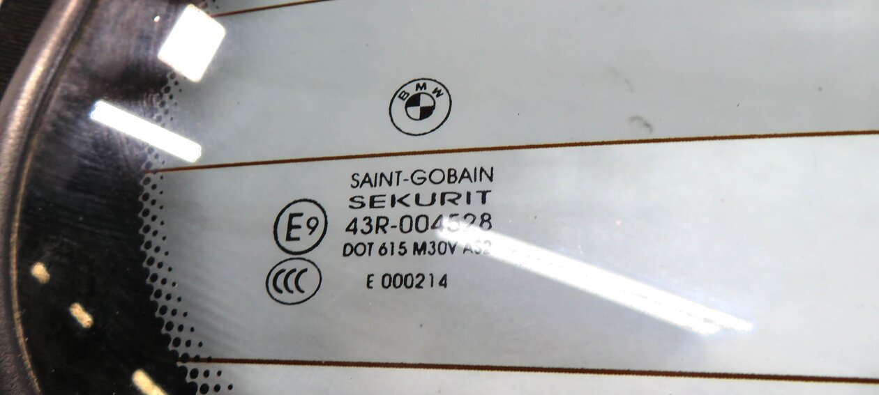Thumbnail 6: 2003-2008 BMW Z4 (E85) ROADSTER - REAR CONVERTIBLE TOP GLASS WINDOW (HEATED)