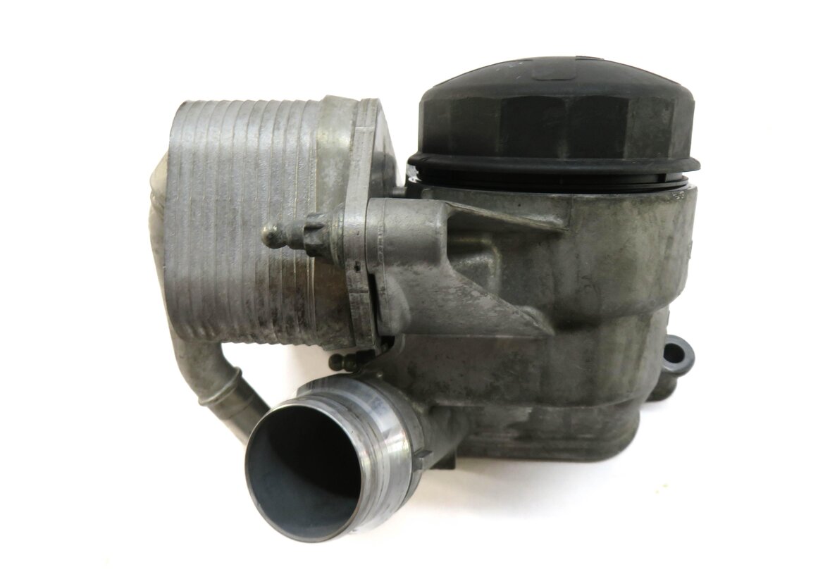 Thumbnail 5: 2006 BMW Z4si (E85) 3.0L N52 ENGINE OIL FILTER HOUSING