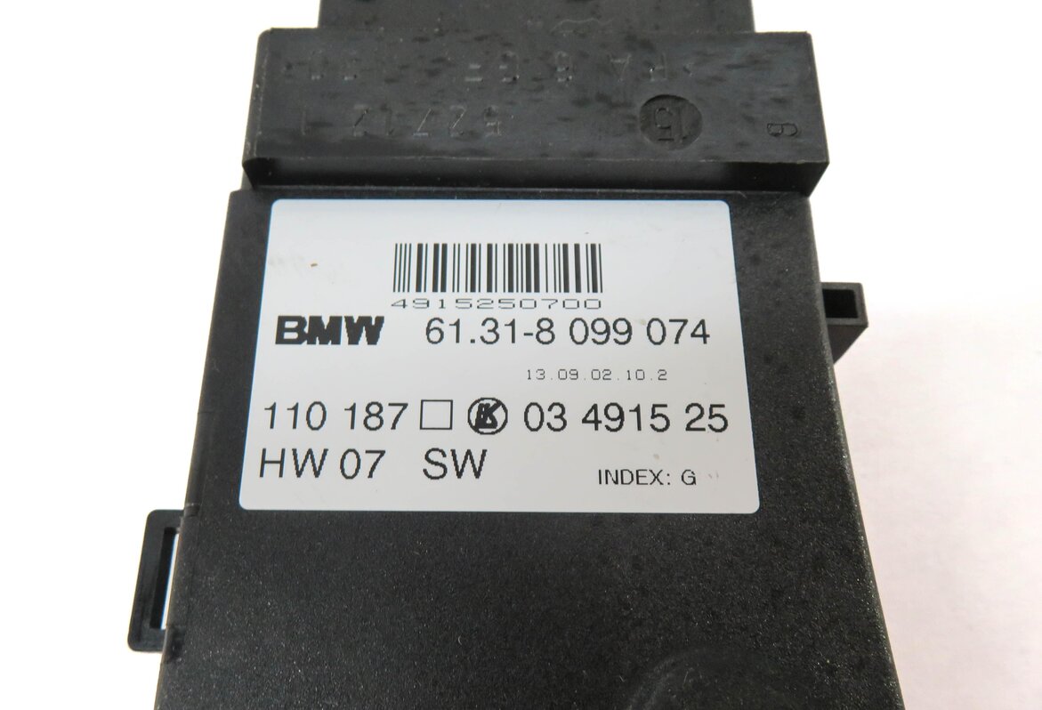 Thumbnail 5: 2003 BMW Z4 (E85) FRONT RIGHT PASSENGER SEAT ADJUST SWITCH (BLACK) 8099074