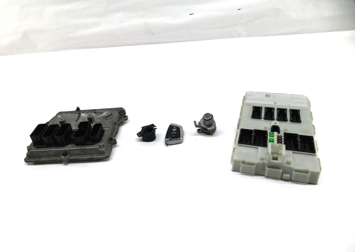 Thumbnail 2: 2014 BMW X5 (F15) 3.0L N55 TURBO ENGINE ECM DME BCM IMMOBILIZER MODULE KEY SET