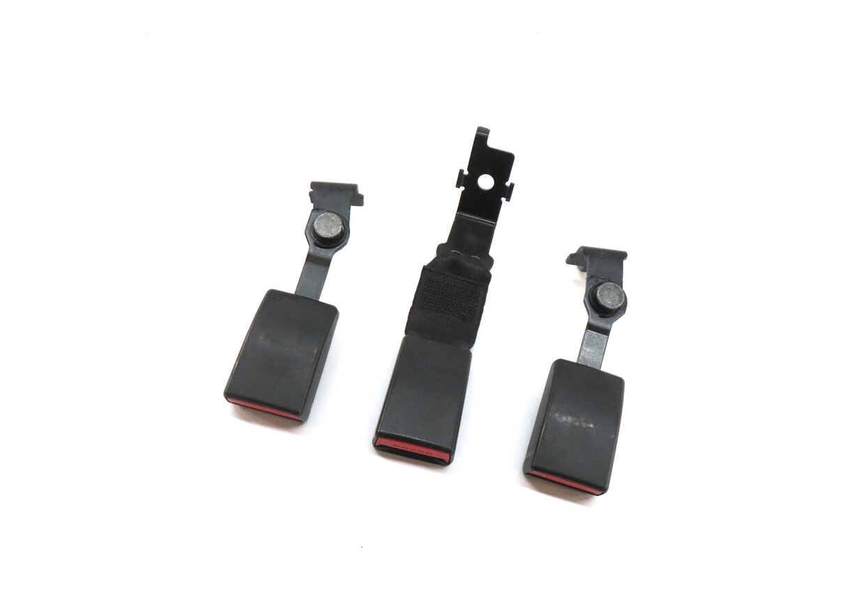 Thumbnail 1: 2014 BMW X5 (F15) REAR SEAT SEATBELT BUCKLE RECEIVER SET-3 (BLACK)