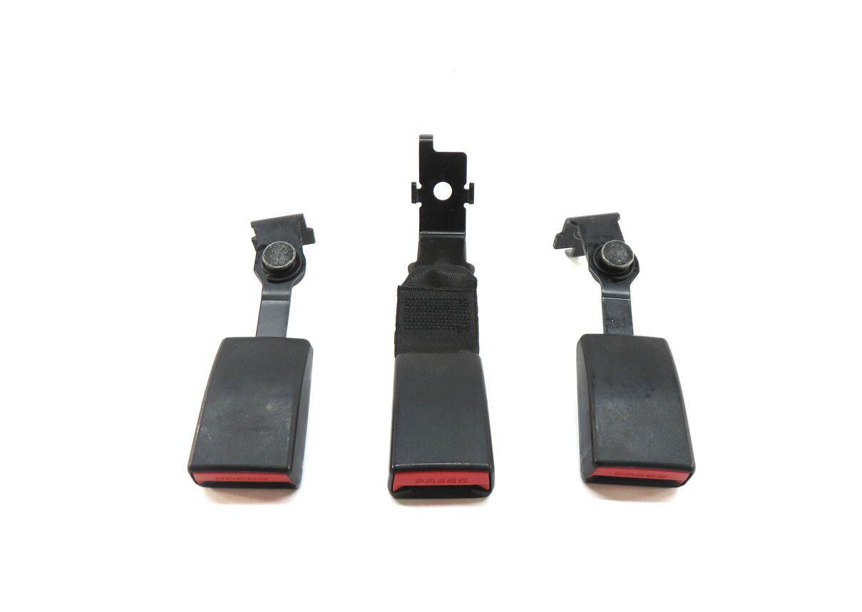 Thumbnail 2: 2014 BMW X5 (F15) REAR SEAT SEATBELT BUCKLE RECEIVER SET-3 (BLACK)