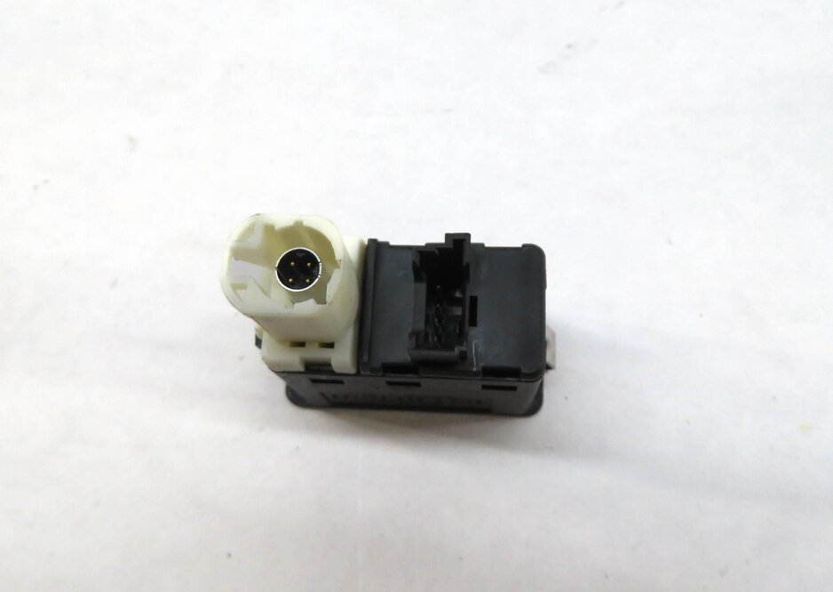Thumbnail 3: 2014 BMW X5 (F15) RADIO STEREO AUX AUXILIARY AUDIO IN INPUT JACK w/ USB PLUG