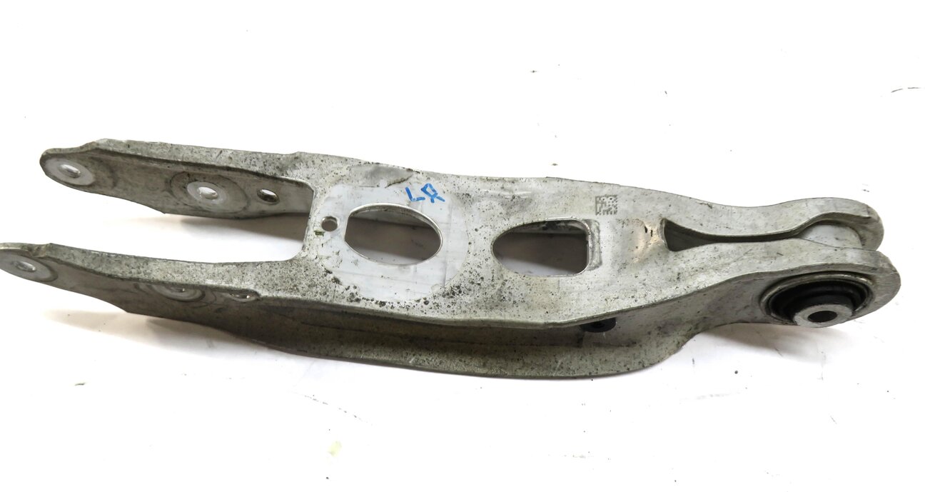 Thumbnail 8: 2017-2019 AUDI A4 ALLROAD (B9 8W) LEFT DRIVER REAR CONTROL ARM SET