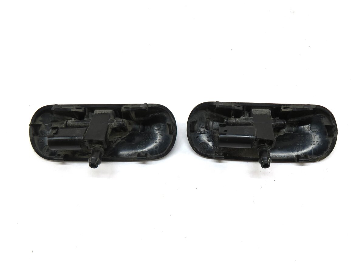 Thumbnail 3: 2017 AUDI A4 (B9 8W) FRONT LEFT & RIGHT WINDSHIELD WASHER SQUIRTER NOZZLE SET-2