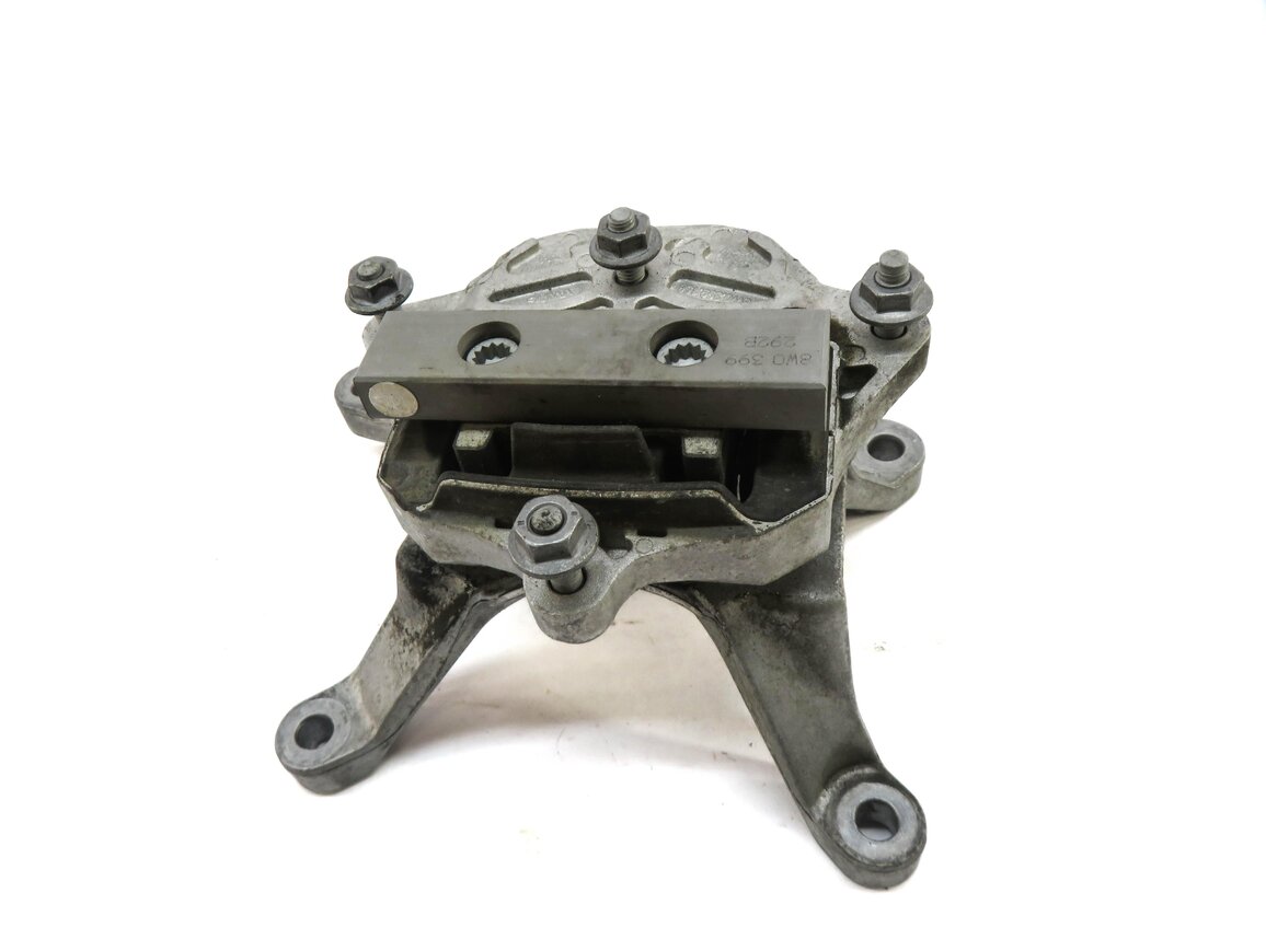 Thumbnail 3: 2017 AUDI A4 (B9 8W) 2.0L CYMC TURBO ENGINE TRANSMISSION MOUNT BRACKET