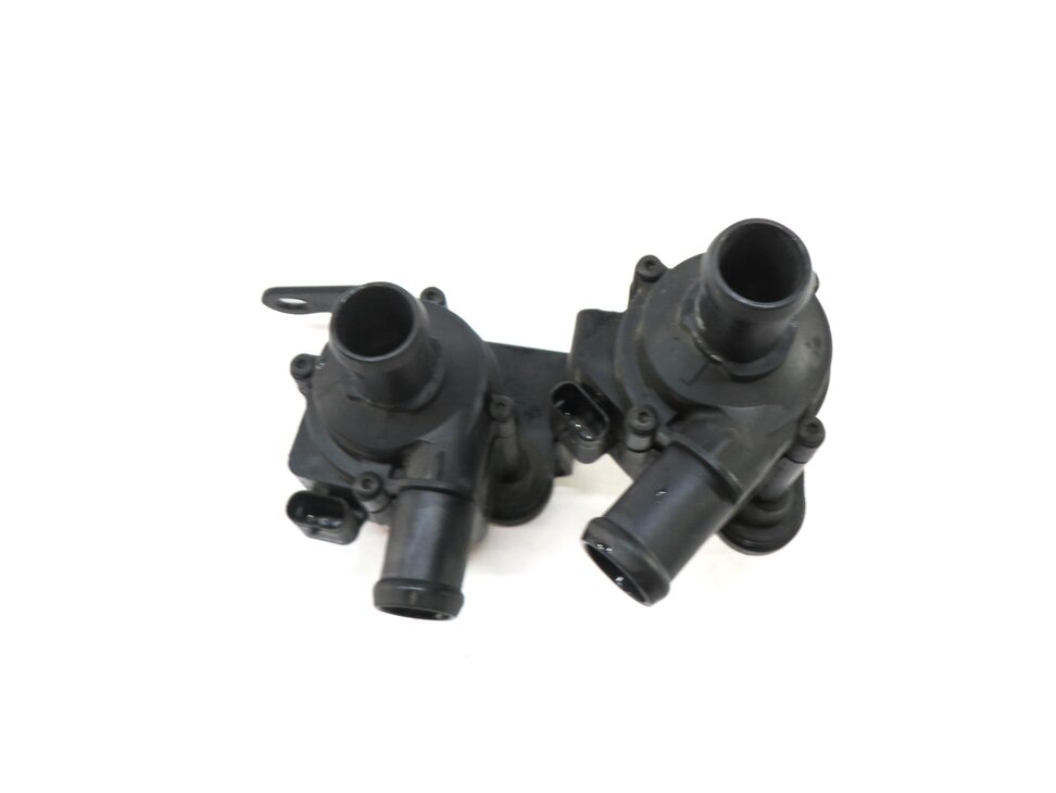 Thumbnail 2: 2017 AUDI A4 (B9 8W) 2.0L CYMC TURBO ENGINE AUXILIARY WATER PUMP SET w/ BRACKET
