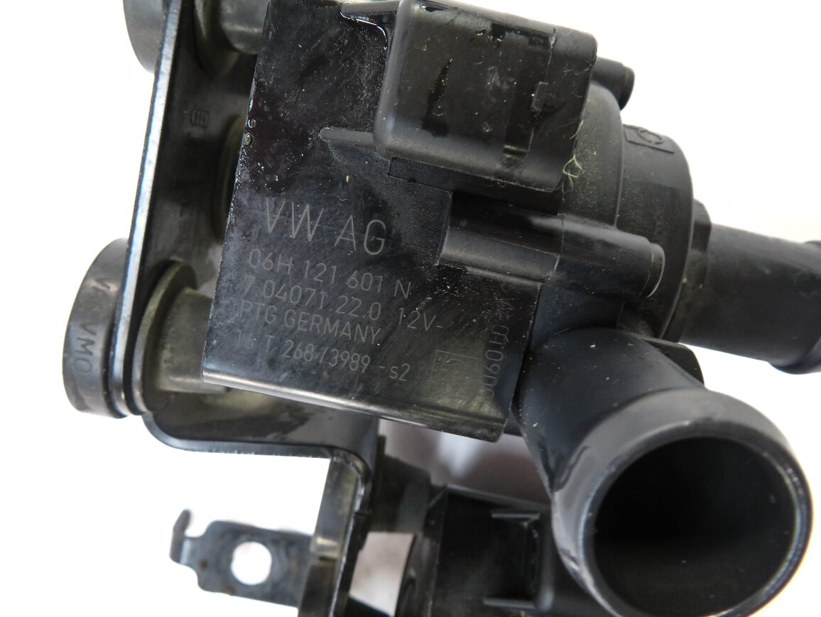 Thumbnail 6: 2017 AUDI A4 (B9 8W) 2.0L CYMC TURBO ENGINE AUXILIARY WATER PUMP SET w/ BRACKET