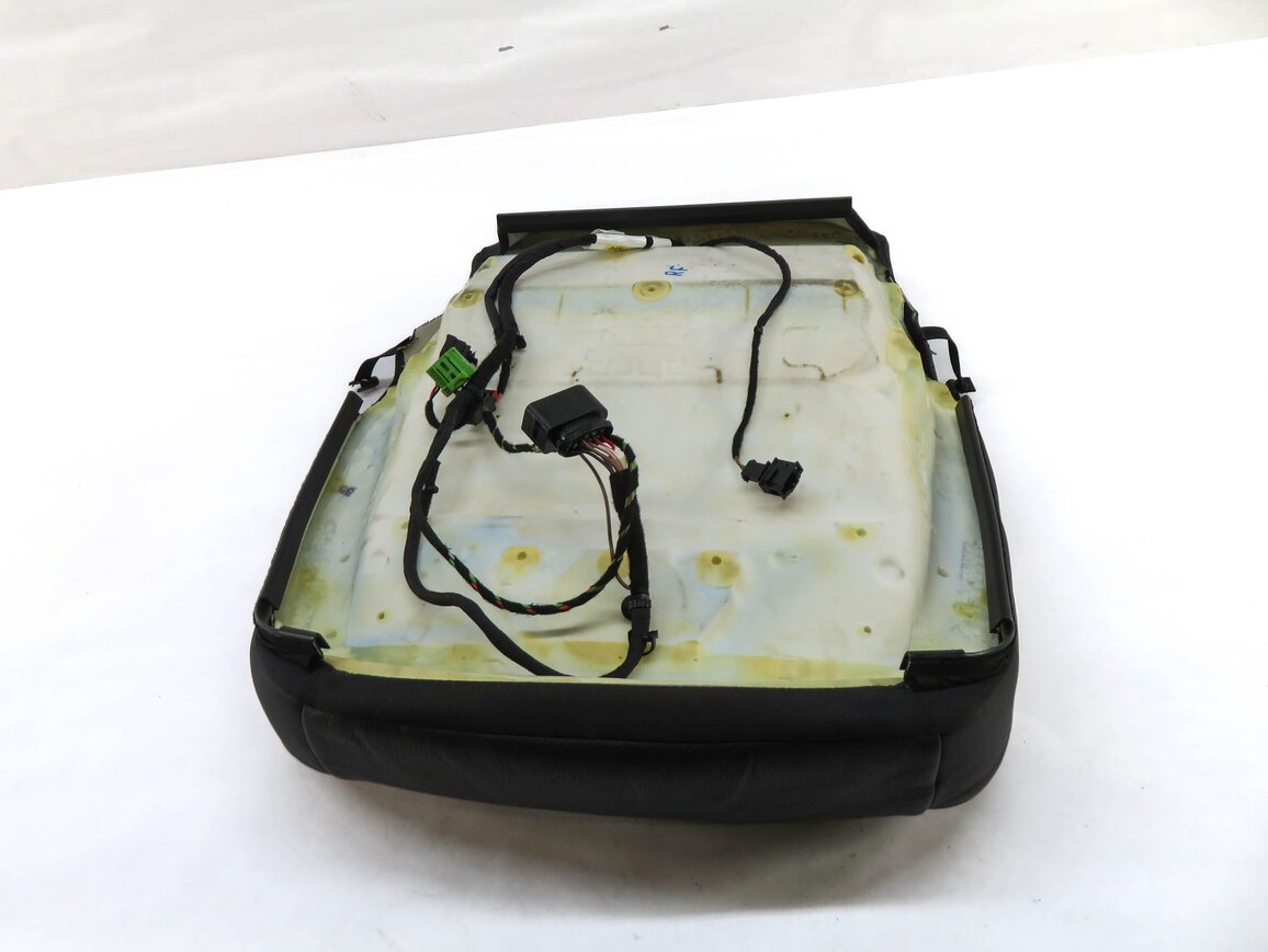 Thumbnail 4: 17-19 AUDI A4 (B9 8W) RIGHT PASSENGER LOWER BOTTOM HEATED SEAT CUSHION (BLACK)