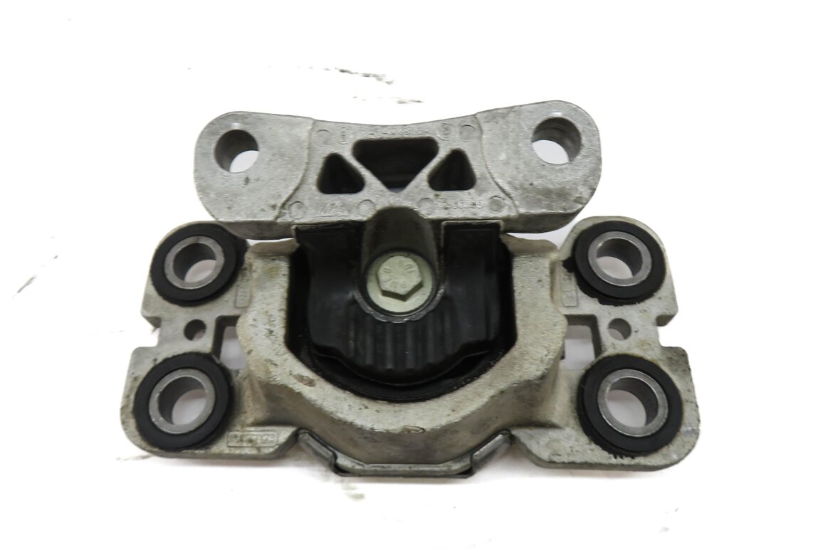 Thumbnail 4: 2016 RANGE ROVER EVOQUE (L538) 2.0L TURBO ENGINE TRANSMISSION MOUNT BRACKET