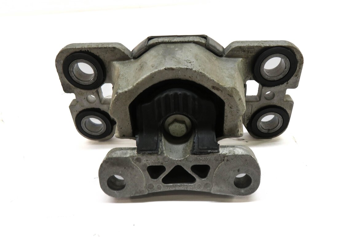 Thumbnail 5: 2016 RANGE ROVER EVOQUE (L538) 2.0L TURBO ENGINE TRANSMISSION MOUNT BRACKET