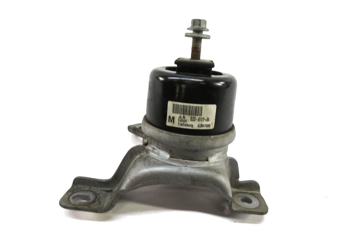 Thumbnail 2: 2016 RANGE ROVER EVOQUE (L538) 2.0L TURBO ENGINE RIGHT MOTOR MOUNT BRACKET