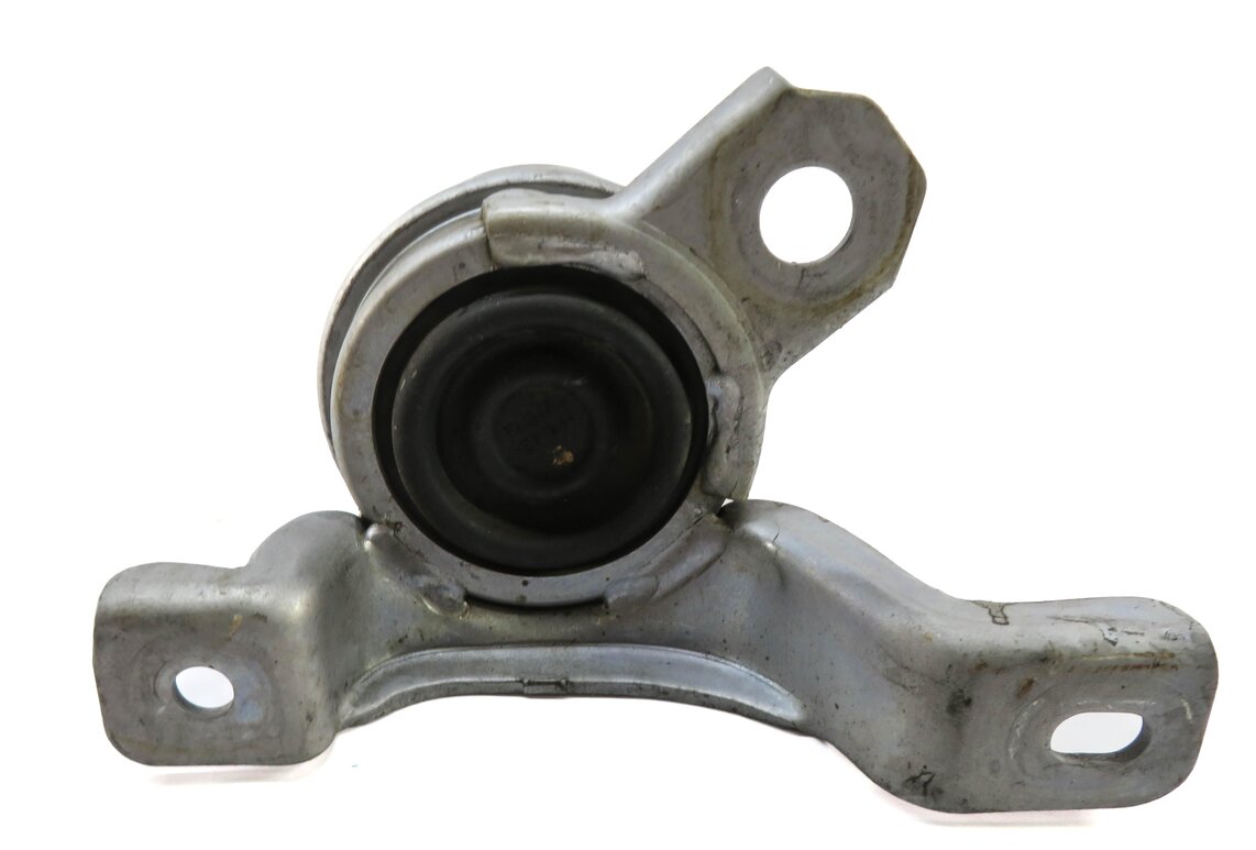 Thumbnail 4: 2016 RANGE ROVER EVOQUE (L538) 2.0L TURBO ENGINE RIGHT MOTOR MOUNT BRACKET