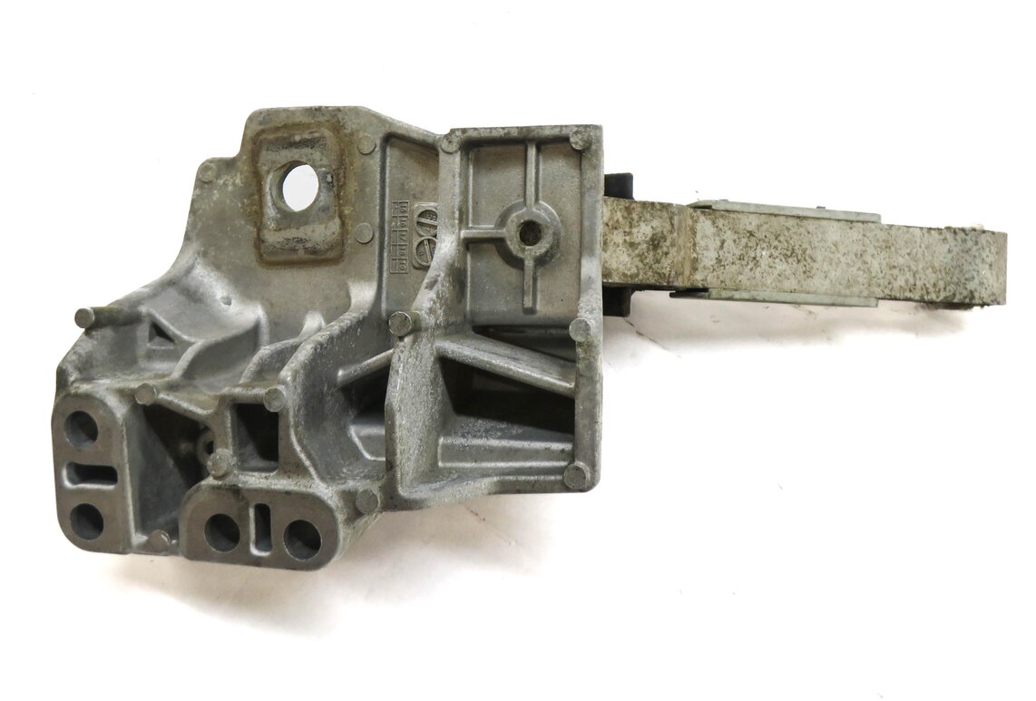 Thumbnail 4: 2016 RANGE ROVER EVOQUE (L538) 2.0L TURBO ENGINE UPPER MOTOR MOUNT BRACKET